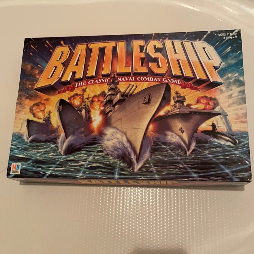 Battleship the classic naval combat game Milton Bradley Hasbro vintage 2002 EUC
